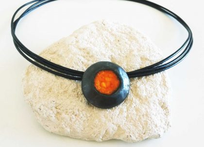 Collar-colección-metàl.lic-Naranja--artesania-de-menorca.--menorceramik Regalo original
