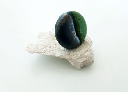 Anillo-mitad-y-mitad-verde. colección mitades artesanía de Menorca