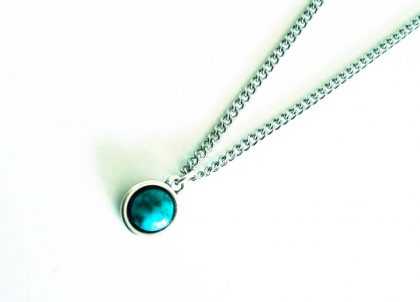 Collar-Coleccion-Engastado-en-Zamak-Pequeno-Esmeralda-Menorceramik-Artesania-Menorca-Joyeria-unica-en cerámica