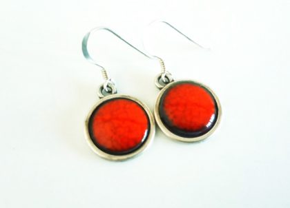 Pendiente-Rojo-Engastado-en-Zamak-.Gancho-de-Plata-925