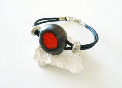 Pulsera-Metàl.lic-Roja-Artesania-en-cerámica-Menorca Regalos de la isla de Menorca