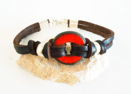 Pulsera-Rojo-Etnico-Pulsera-combinada-en-cuero-y-cerámica. Venta on line de pulseras artesanales