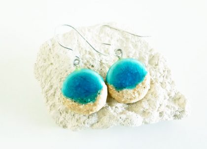Pendientes-Playa-Redondos-Pequenos-Gancho-Plata-AG925. Cerámica artesana de Menorca.